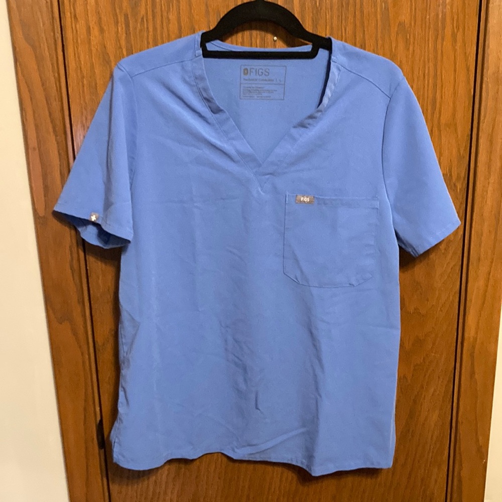 Figs scrub top